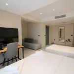 Niklas Boutique