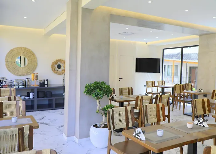 Niklas Boutique 4* ساراندا
